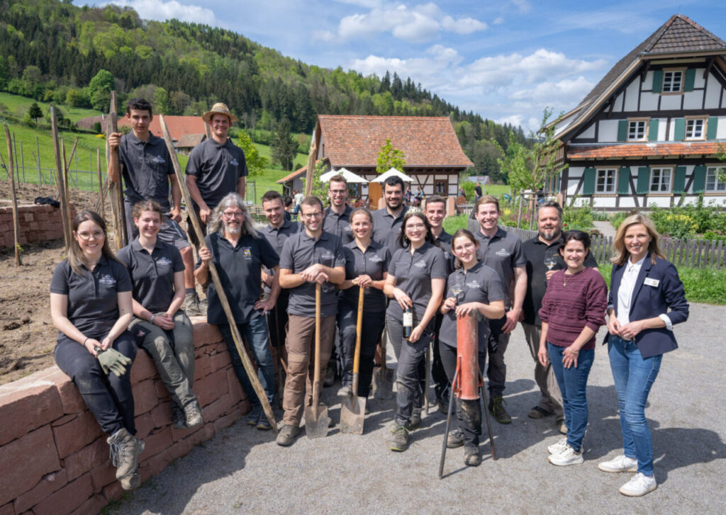 Jungwinzer bei den Vogtsbauernhöfen